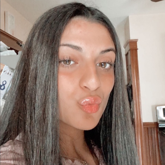 Meet the Posher Other - Meet your Posher, Giuliana